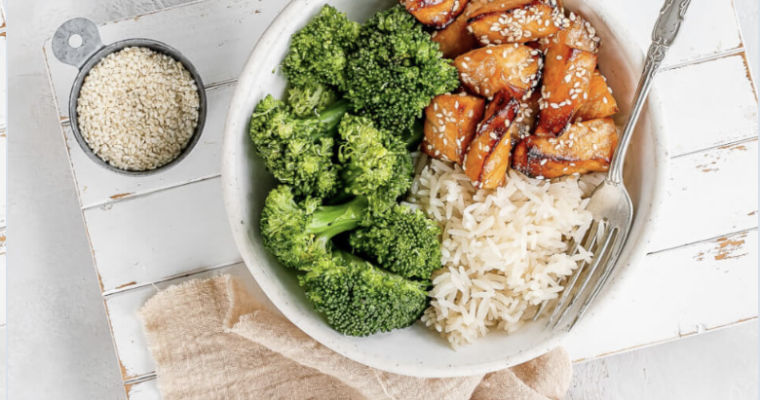 Asian Air-Fryer Salmon Bites, Broccoli & Rice Bowls